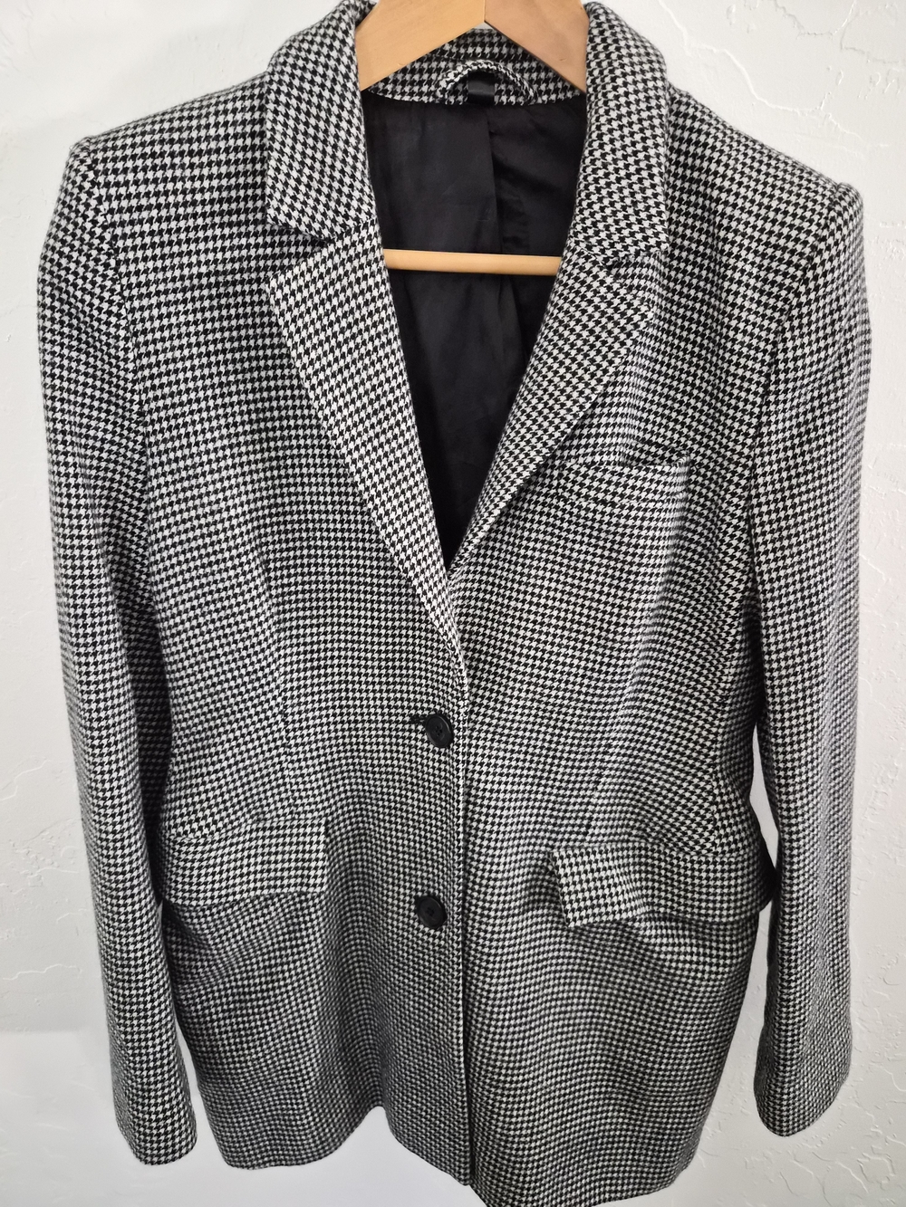 Women's Black & White Houndstooth Blazer